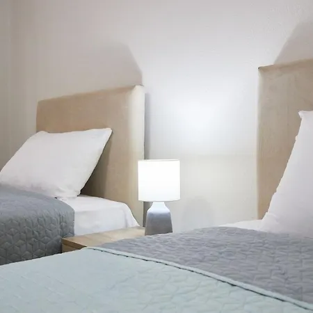 Pearl Apartments Ofrínion Extérieur photo